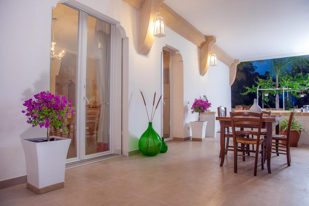 Feudo D'Arneo Hotel Torre Lapillo Exterior photo
